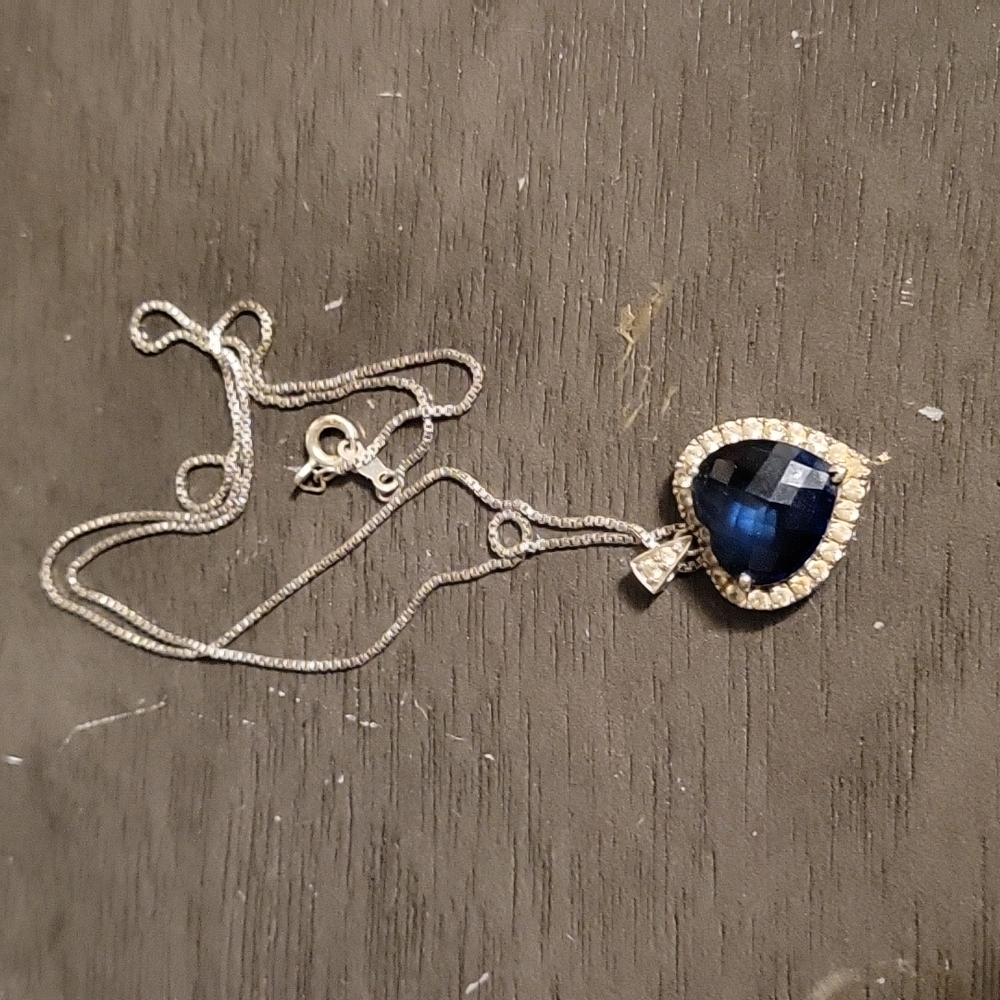 Helzvergs Diamonds, blue stone necklace